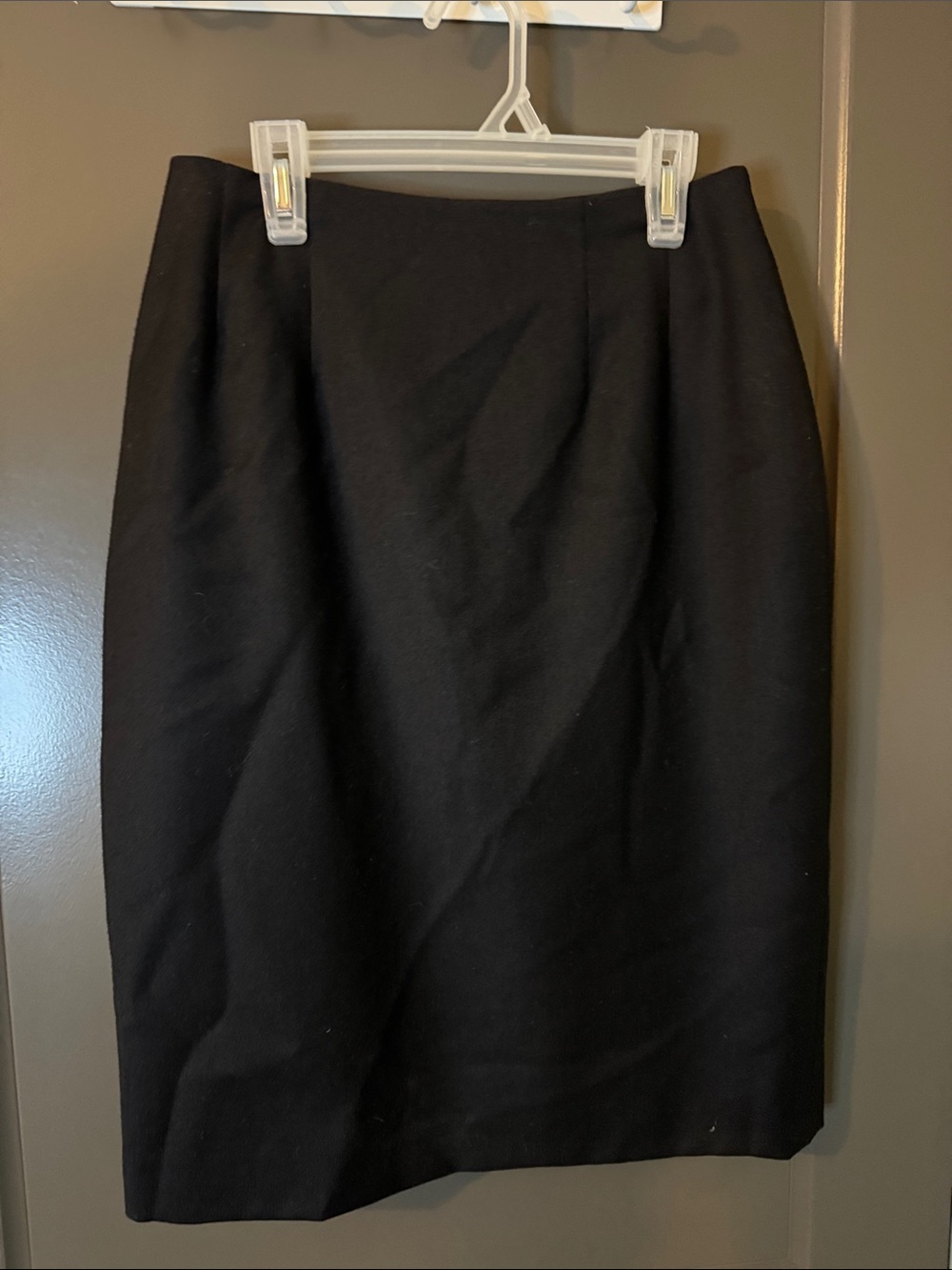 100% wool, black pencil skirt - like new, size 6 - Studio J, vintage made in Van